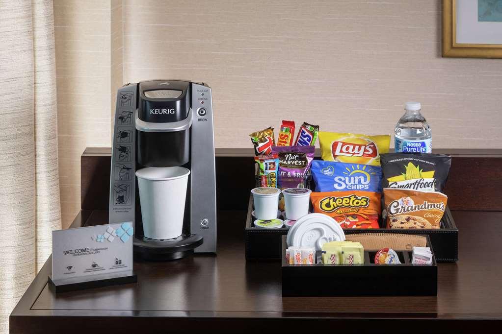 Hilton Garden Inn Lakewood Room photo